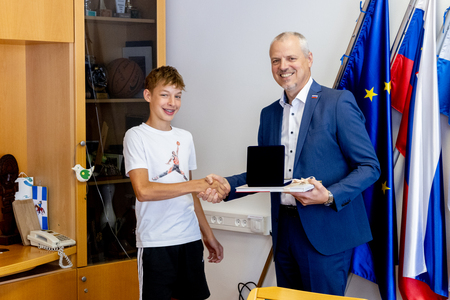 PODELITEV PRIZNANJ ZA ODLIČNOST V OSNOVNI ŠOLI 12.6.2025 - Valter Leban-0076